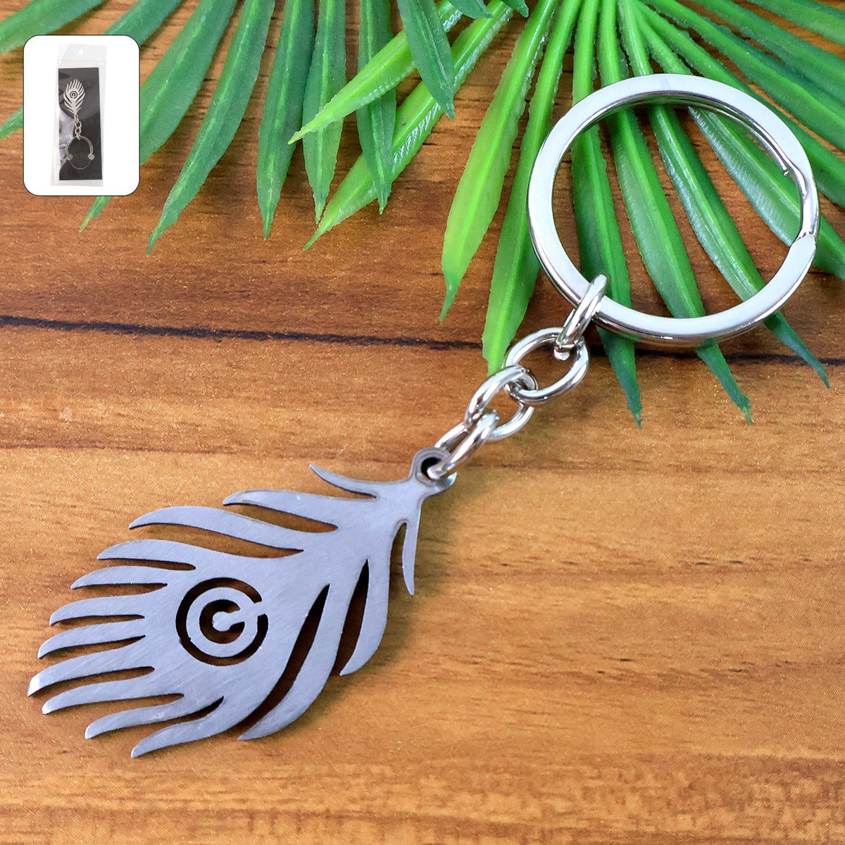 Peacock feather stainless steel keychain with metallic finish Main image