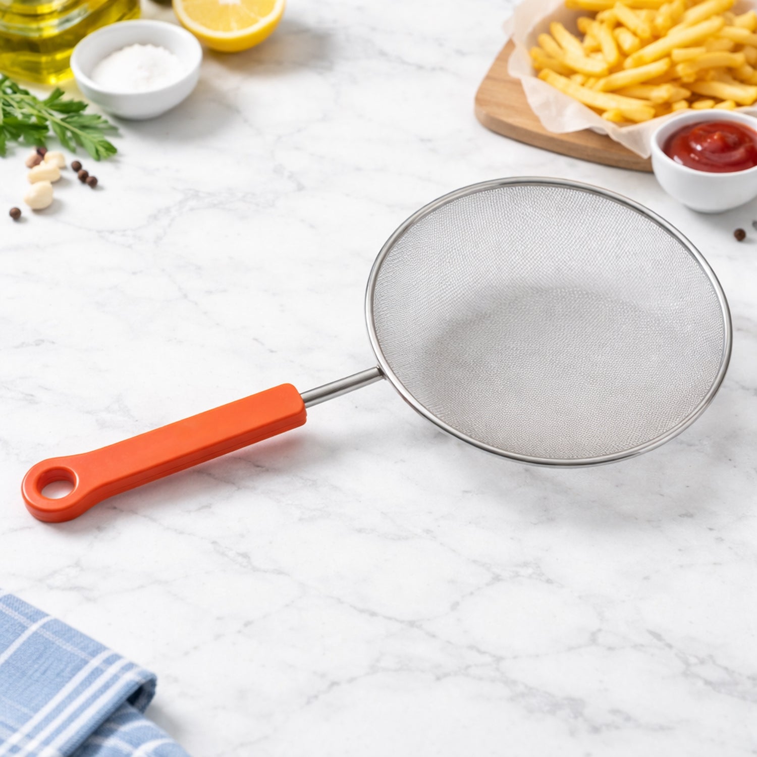 Fine Mesh Kitchen Strainer – Compact Size with Strong Handle Secondary image