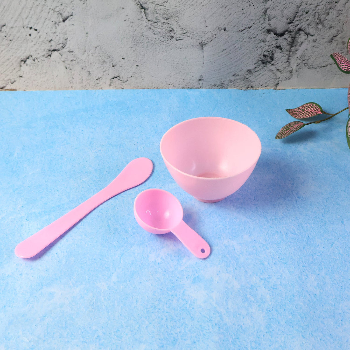 Facial mask mixing bowl set with spatula and measuring spoon for skincare Main image
