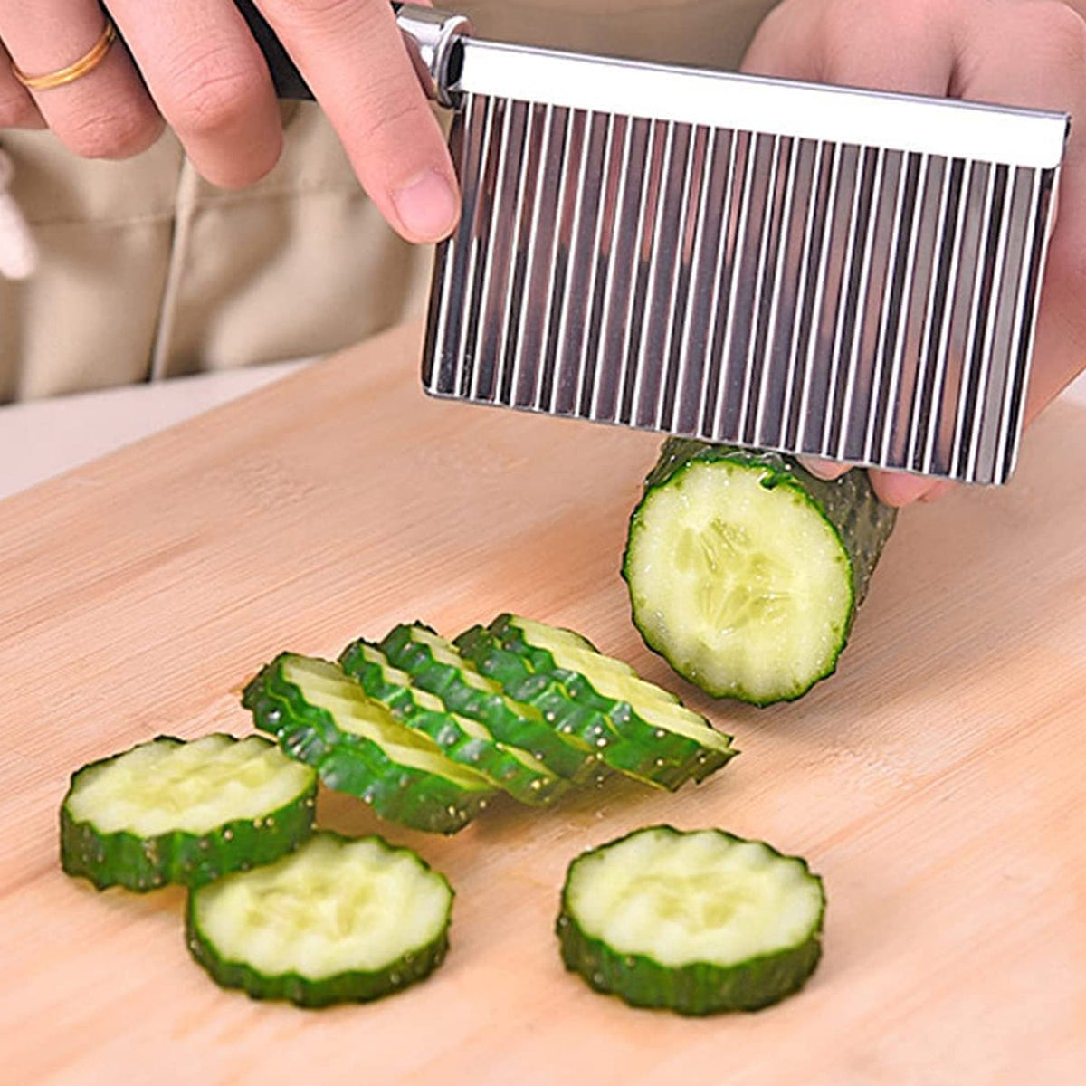 Quickslice Stainless Steel Crinkle Cutter Knife for Salad Main image
