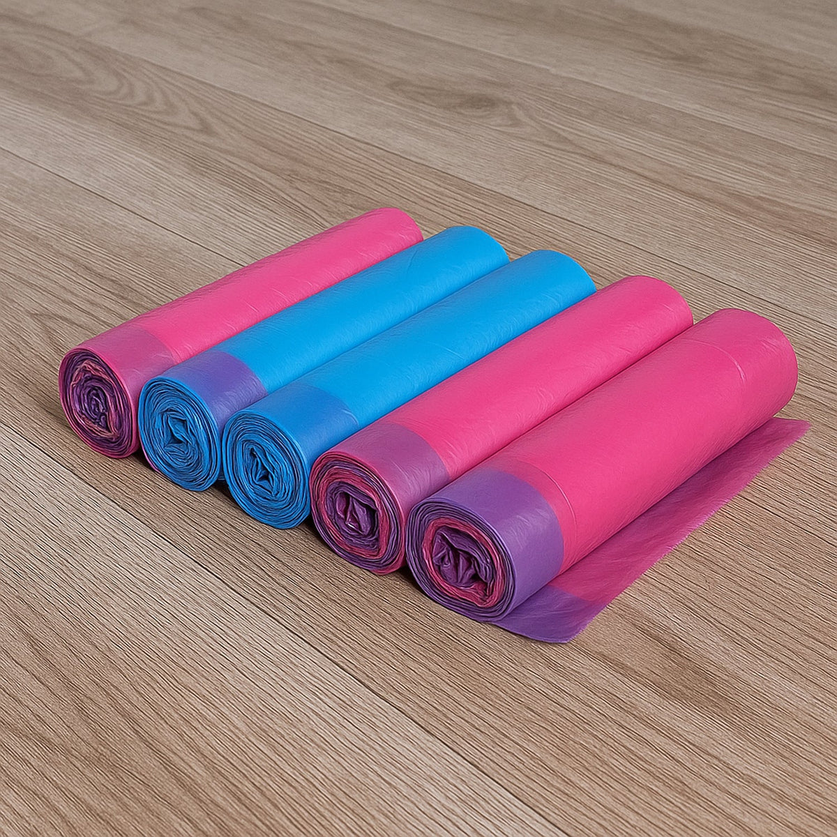 Pack of biodegradable garbage bag rolls sized 45x50 cm for eco-friendly waste disposal Main image