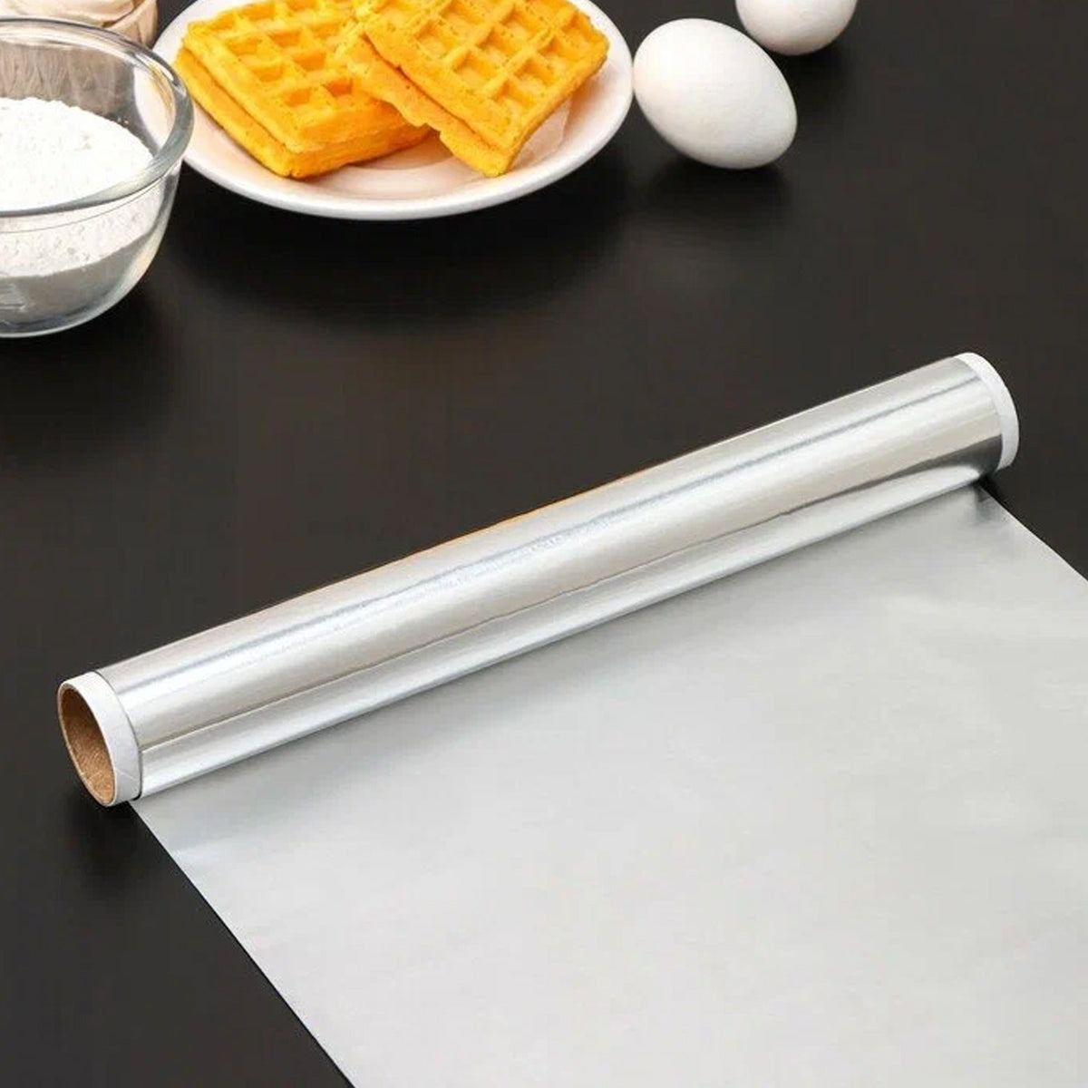 Food-grade aluminum foil roll from Powermate Kitchen, 72 meters, perfect for heavy-duty kitchen use. Main image