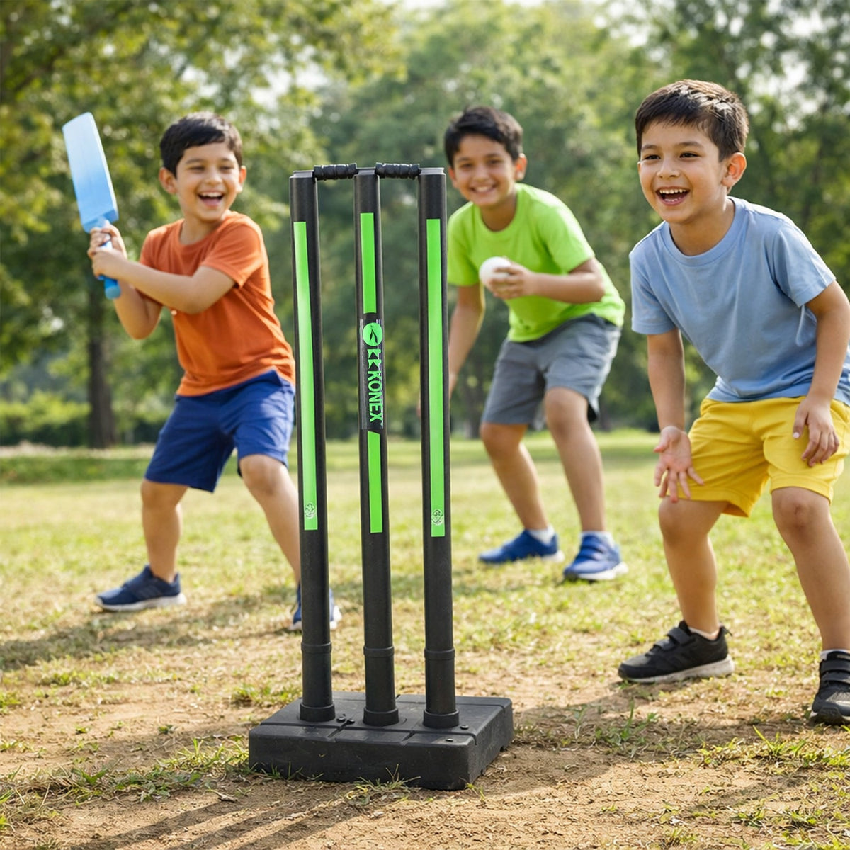 Cricket stump set with heavy base for outdoor practice Main image