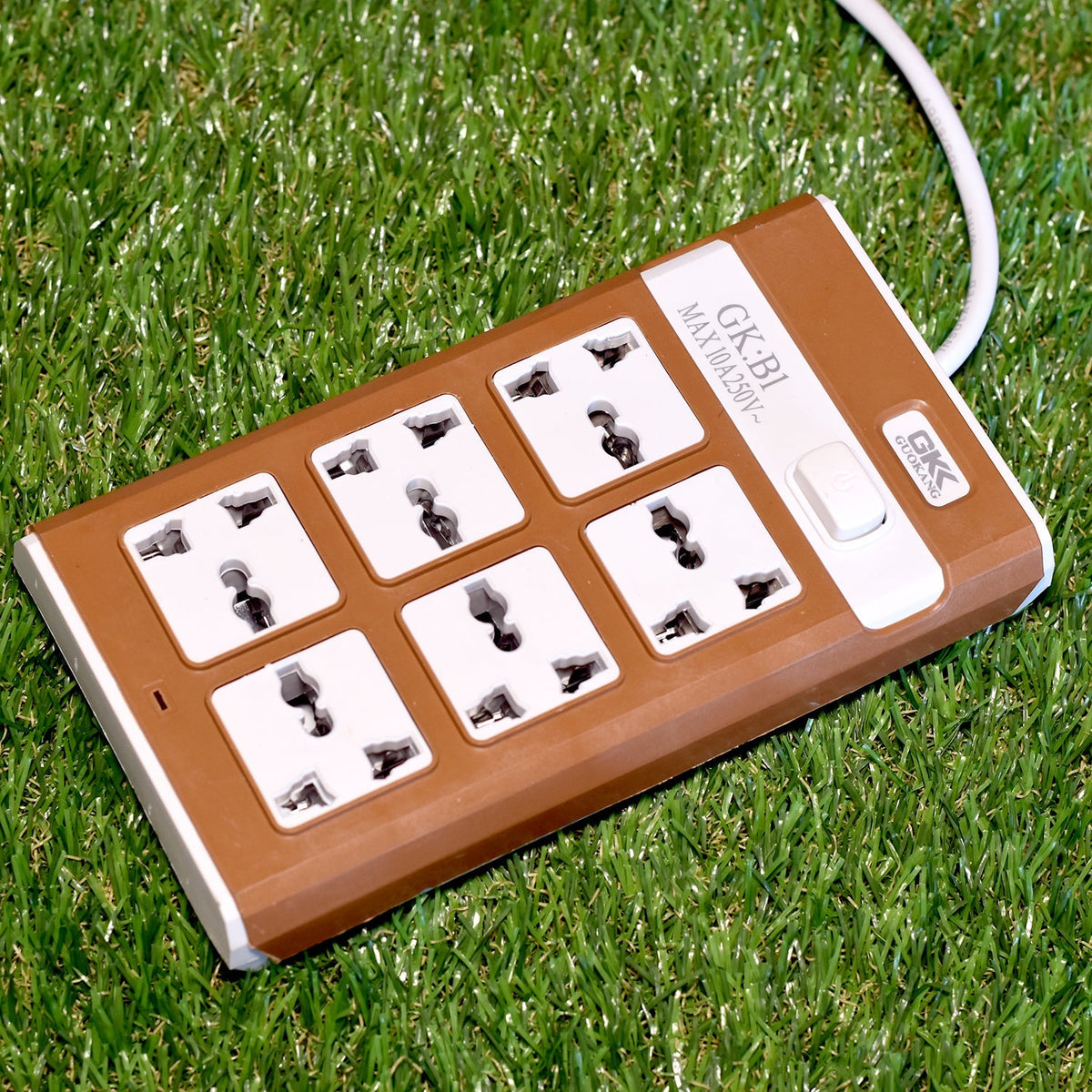 Extension board with six universal sockets and a master switch. Main image