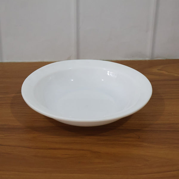Scratch and chip resistant white curry bowl with smooth glossy finish
