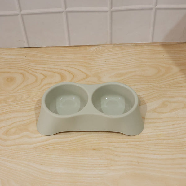 Pet feeding tray for daily use with easy cleanup