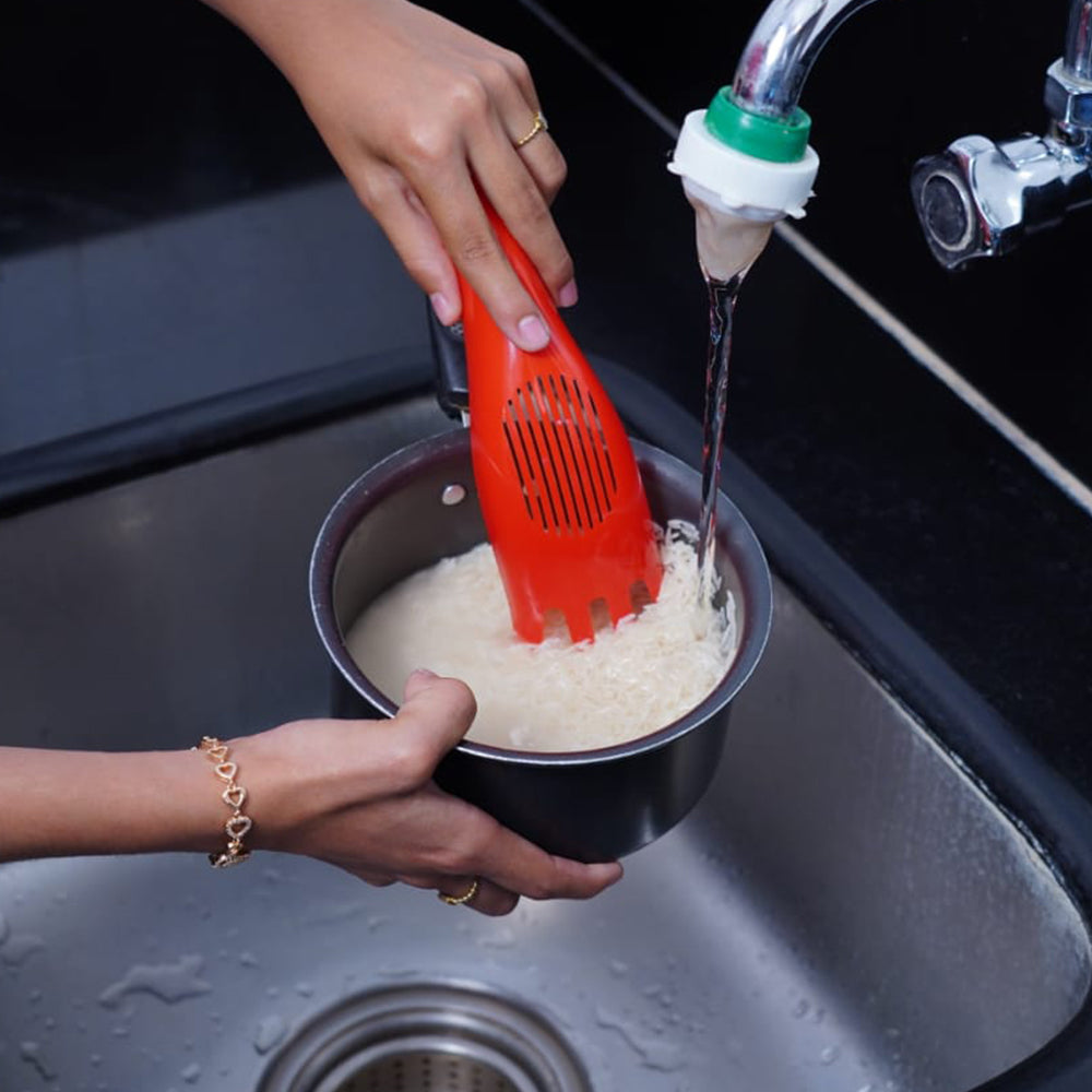Multifunctional rice sieve for washing rice and pulses easily. Main image