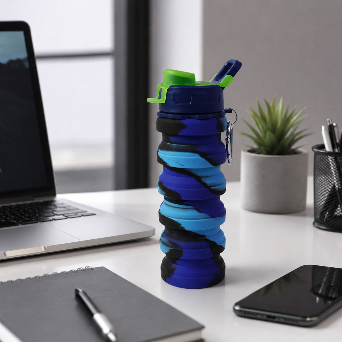Foldable silicone water bottle 500ml with leakproof flip lid and carabiner Main image