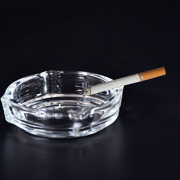 Premium crystal quality ashtray, suitable for both indoor and outdoor settings.