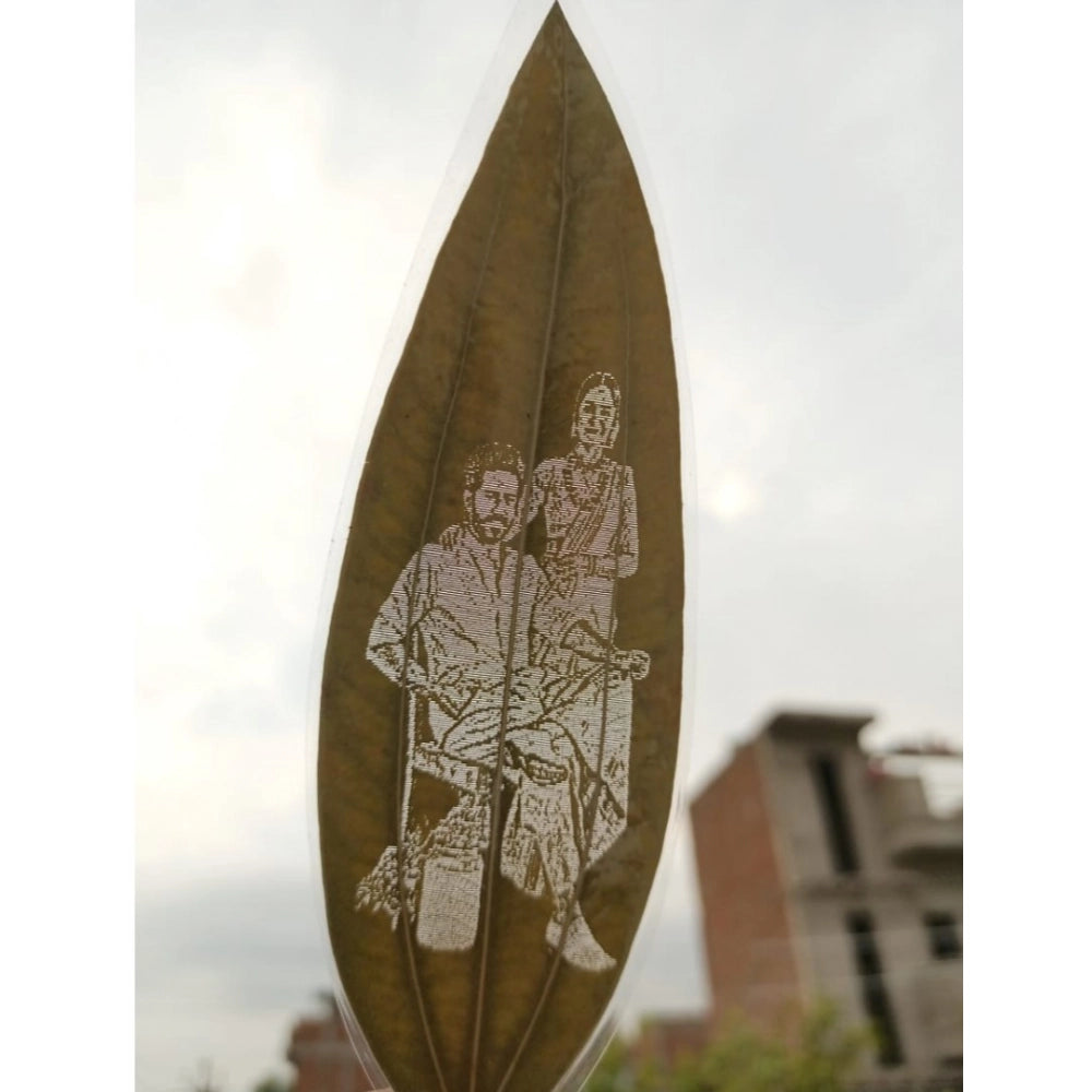 Generic Custom Engraved Leaf Art – Personalized Portrait on Natural Leaf Main image