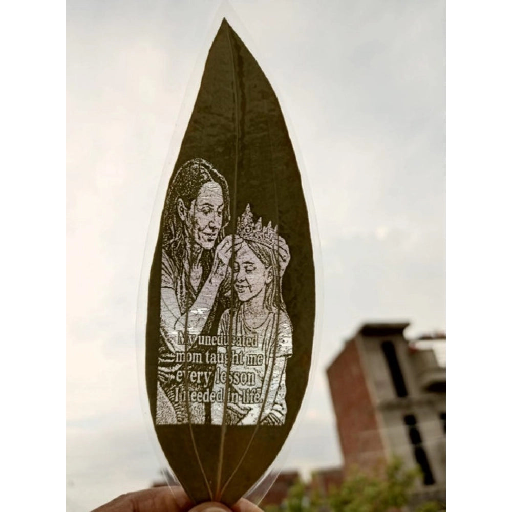 Generic Custom Mother And Daughter Leaf Art – Personalized Engraved Portrait on Natural Leaf Main image