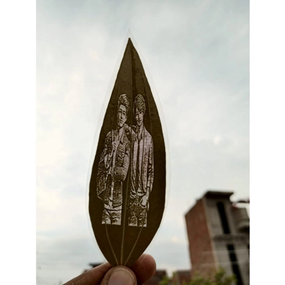 Generic Custom Portrait on Natural Leaf – Friendship Main image