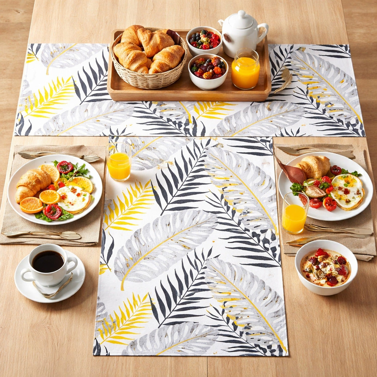 Reversible dining table placemat with elegant leaf print Main image