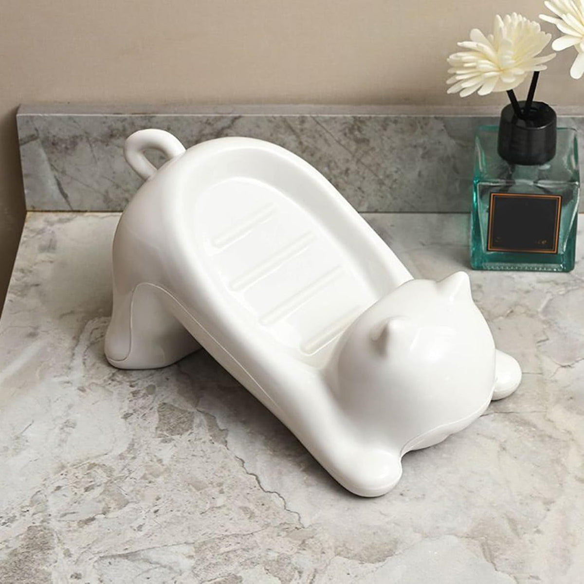 Animal shape soap dish holder in cute bear design with drainage grooves Main image