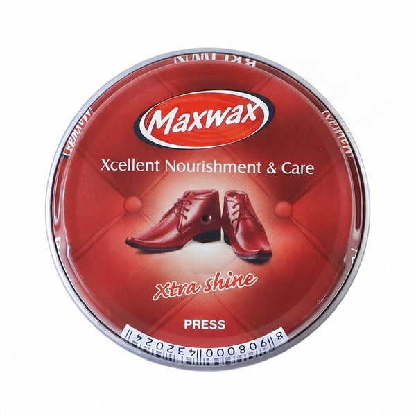 Smooth shine brown shoe polish application