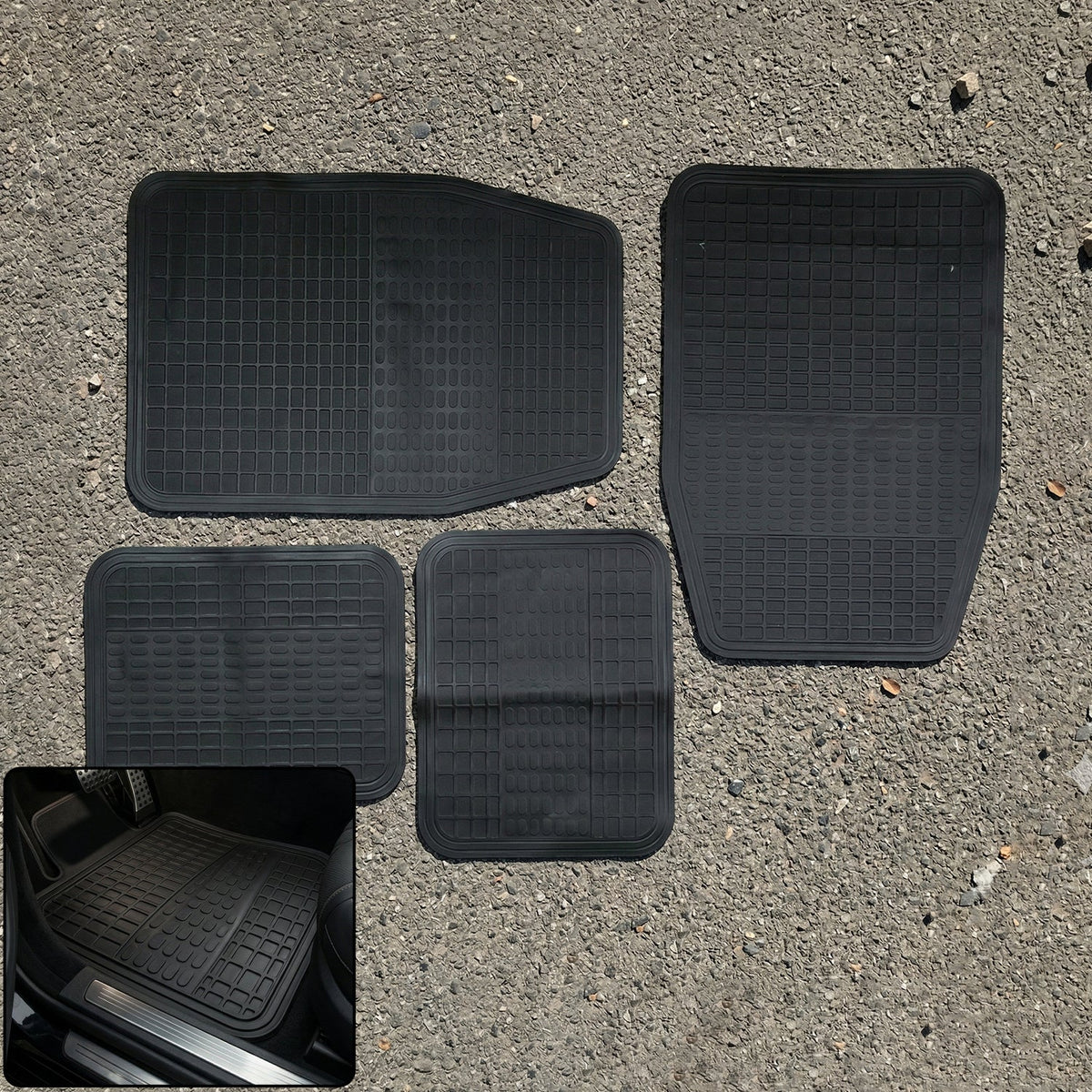 Set of 4 heavy-duty waterproof car floor mats with deep grooves for dust and mud protection Main image