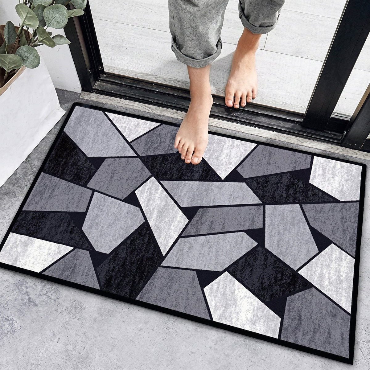 Stylish geometric pattern floor mat suitable for living room and entrance Main image