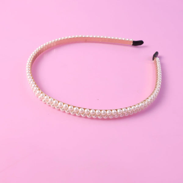 Lightweight fashionable pearl hairband, easily portable