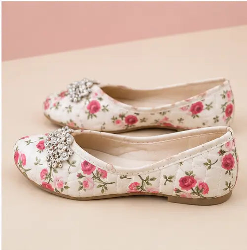 Kids Baby Girls Jutti – Handmade Floral Print Ethnic Slip-On Shoes with Comfortable TPR Sole Main image