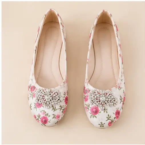 Kids Baby Girls Jutti – Handmade Floral Print Ethnic Slip-On Shoes with Comfortable TPR Sole Secondary image