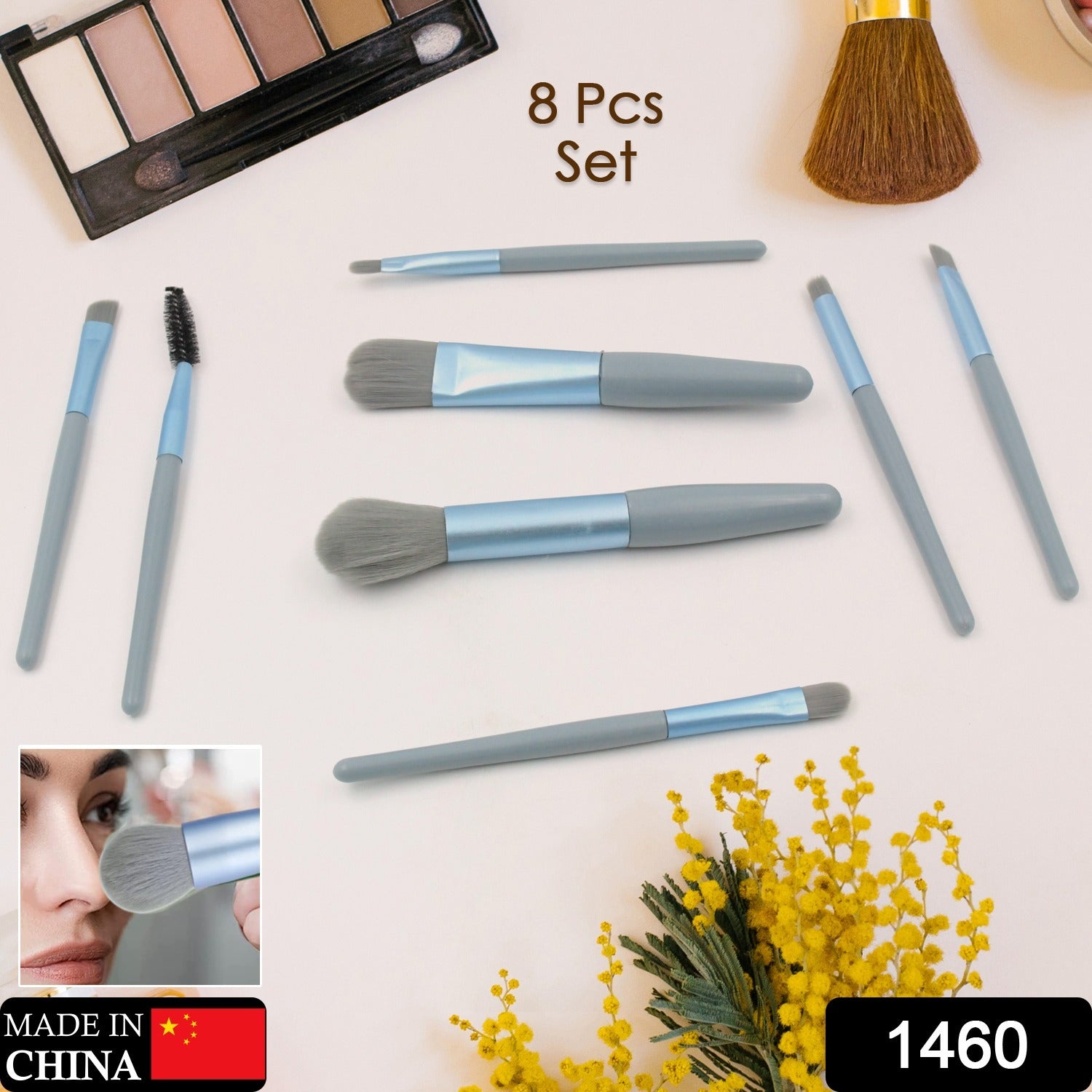 Mini Makeup Brush Set – 8-Pc Portable Synthetic Kit | BeautyBare Secondary image