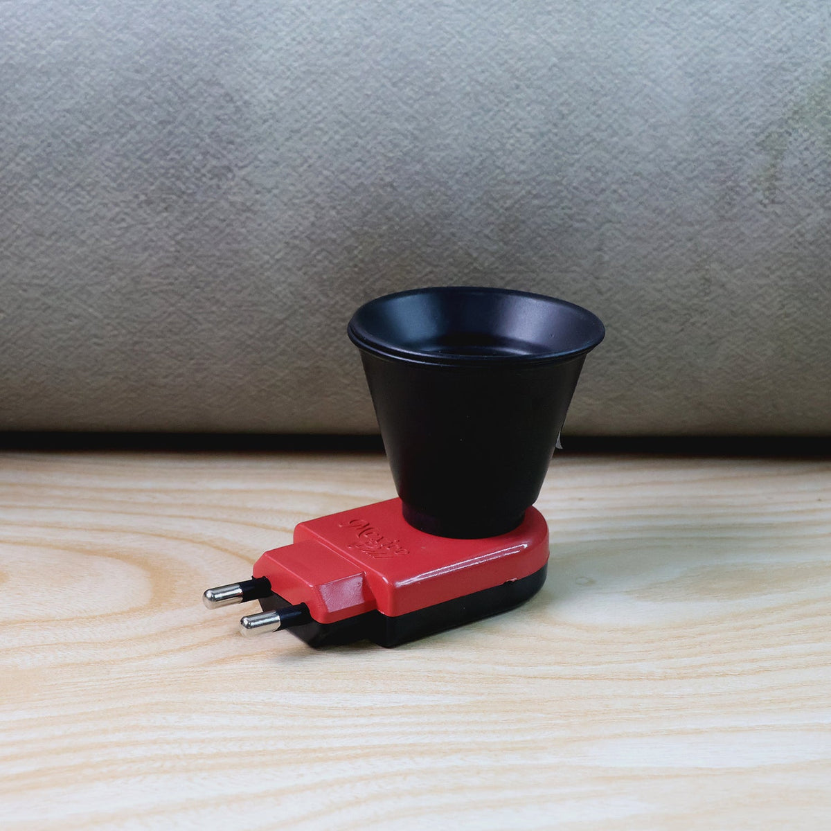 Electric Kapoor Dani Diffuser showing full product design and electric camphor heating Main image